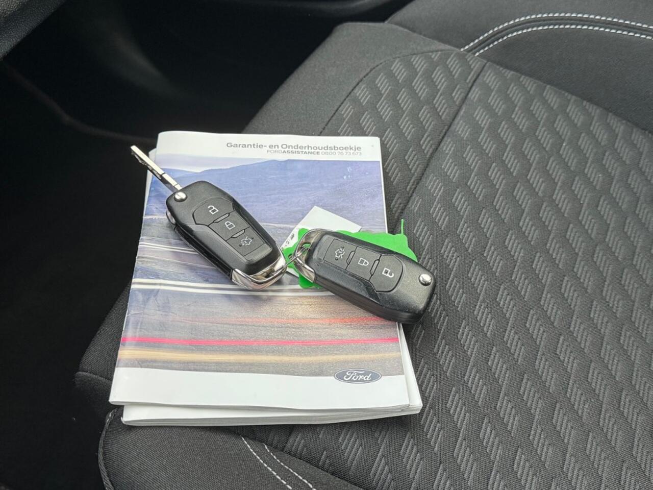 Ford FIESTA 1.0 Hybrid Titanium ecc,navi,led,pdc,sportdop