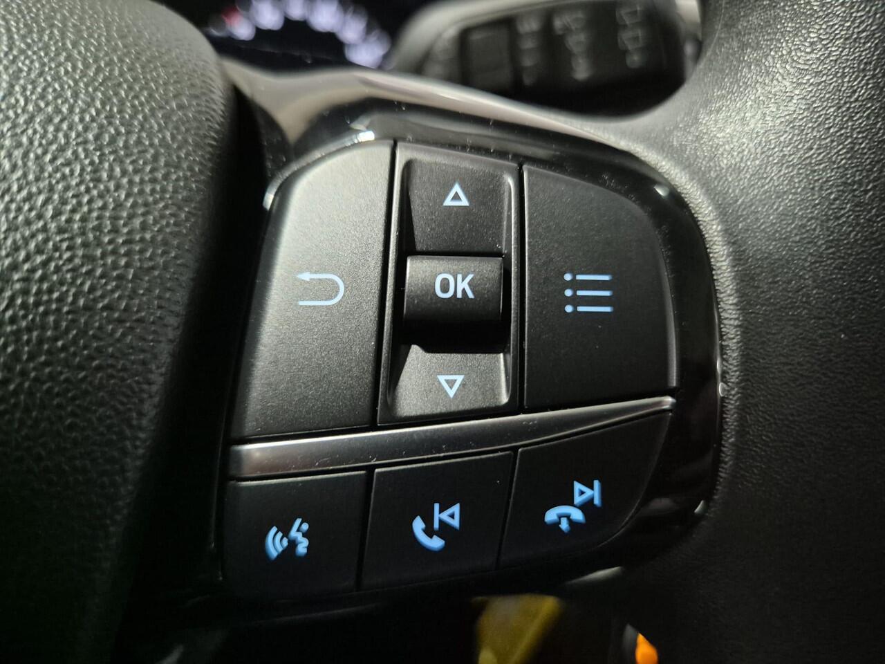 Ford FIESTA 1.0 EcoBoost Connected | Parkeersensoren achter | All season banden | Navigatie | Dealer onderhouden |