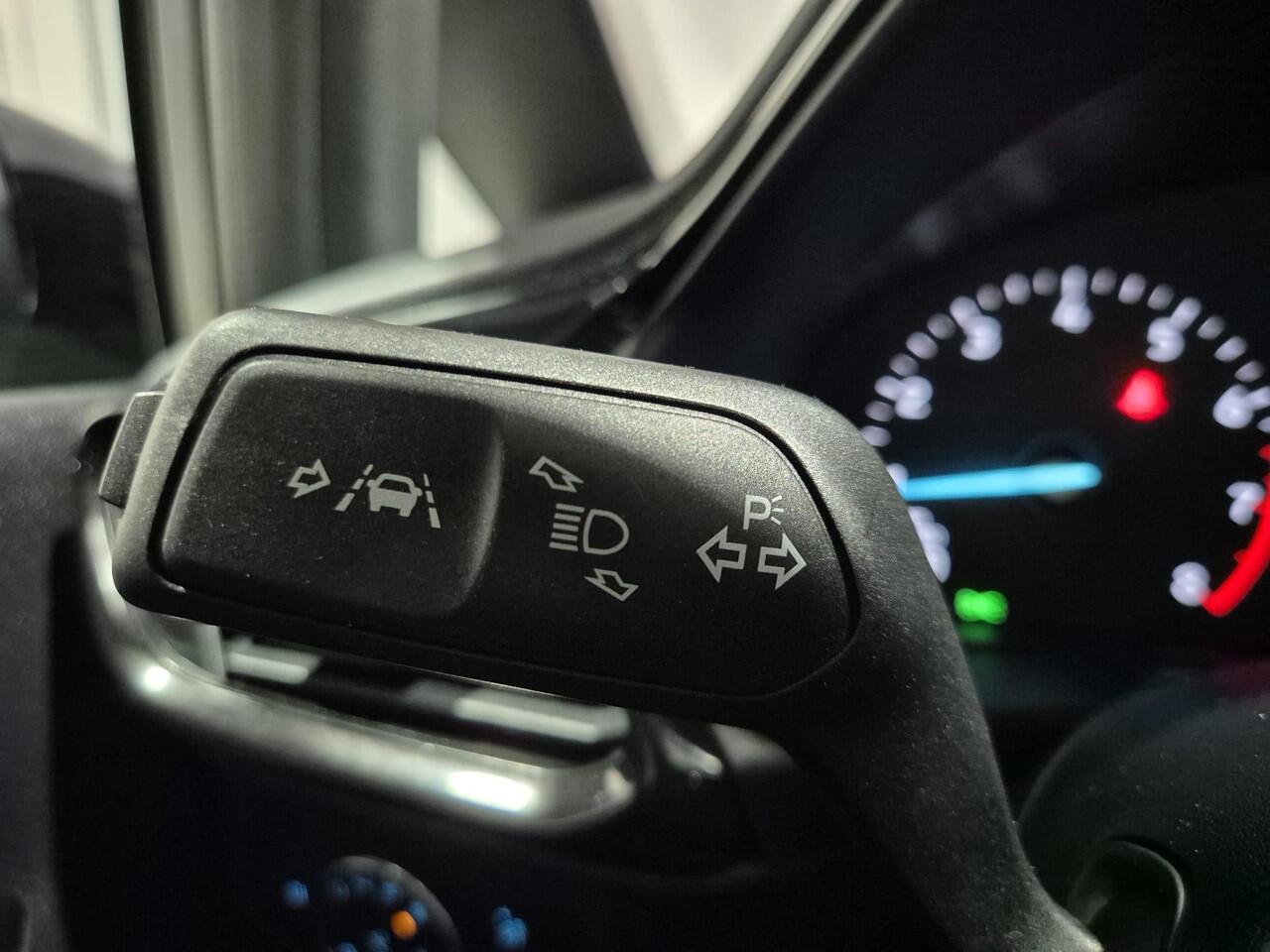 Ford FIESTA 1.0 EcoBoost Connected | Parkeersensoren achter | All season banden | Navigatie | Dealer onderhouden |