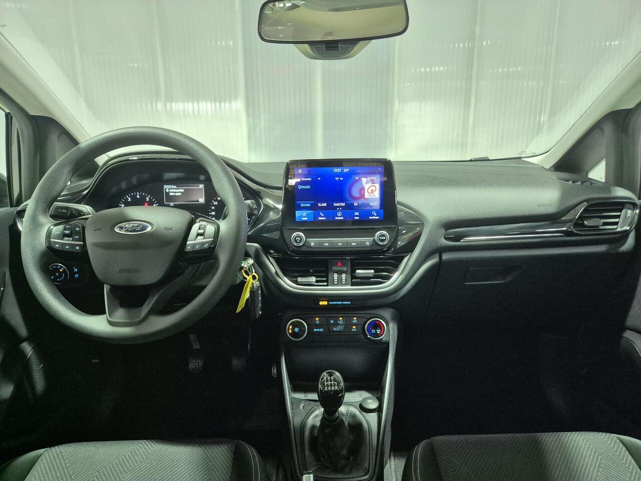 Ford FIESTA 1.0 EcoBoost Connected | Parkeersensoren achter | All season banden | Navigatie | Dealer onderhouden |