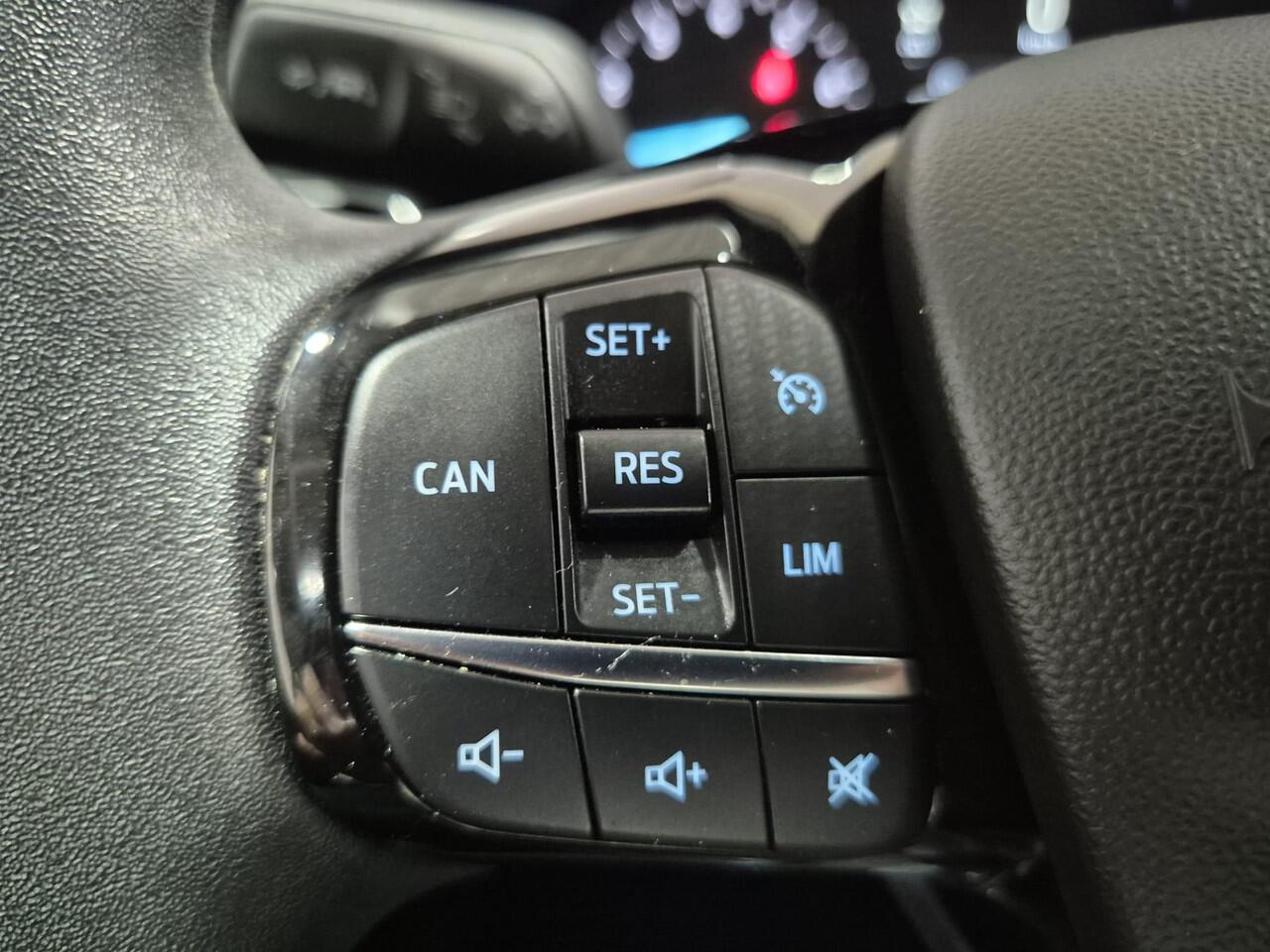 Ford FIESTA 1.0 EcoBoost Connected | Parkeersensoren achter | All season banden | Navigatie | Dealer onderhouden |