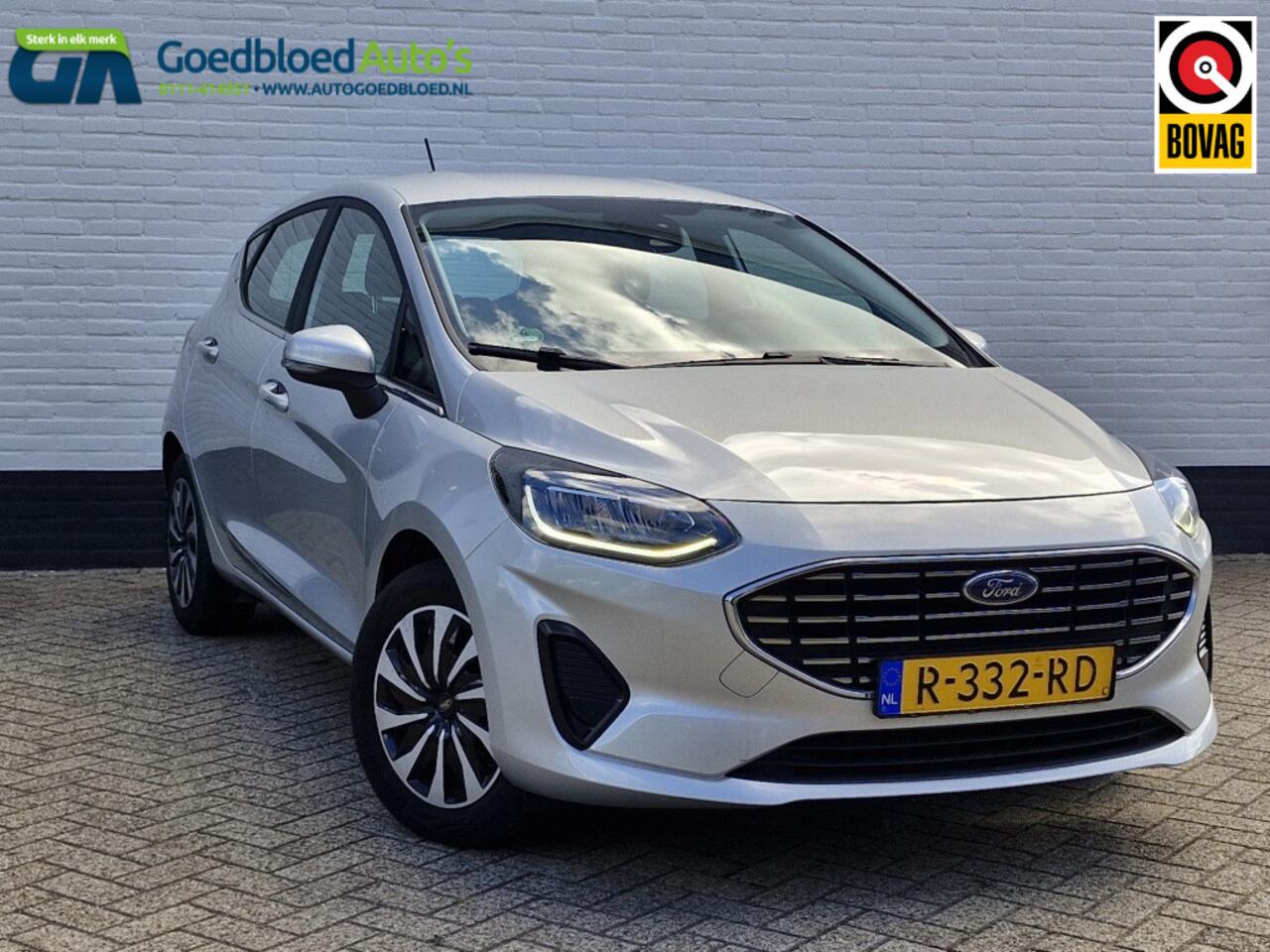 Ford FIESTA 100 pk Titanium | Navigatie | Keyless | Draadloze telefoonlader