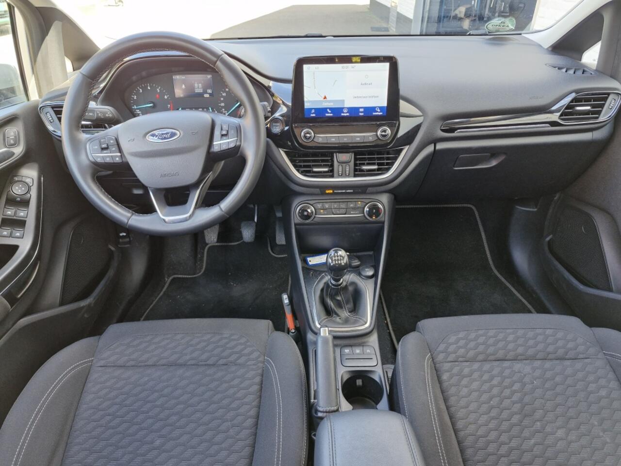 Ford FIESTA 100 pk Titanium | Navigatie | Keyless | Draadloze telefoonlader