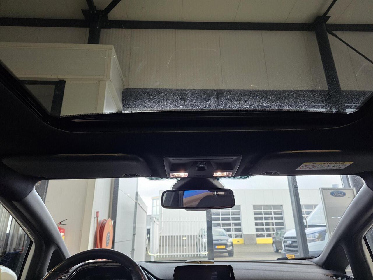 Ford FIESTA 1.0 EcoBoost Hybrid ST-Line X - Panoramadak