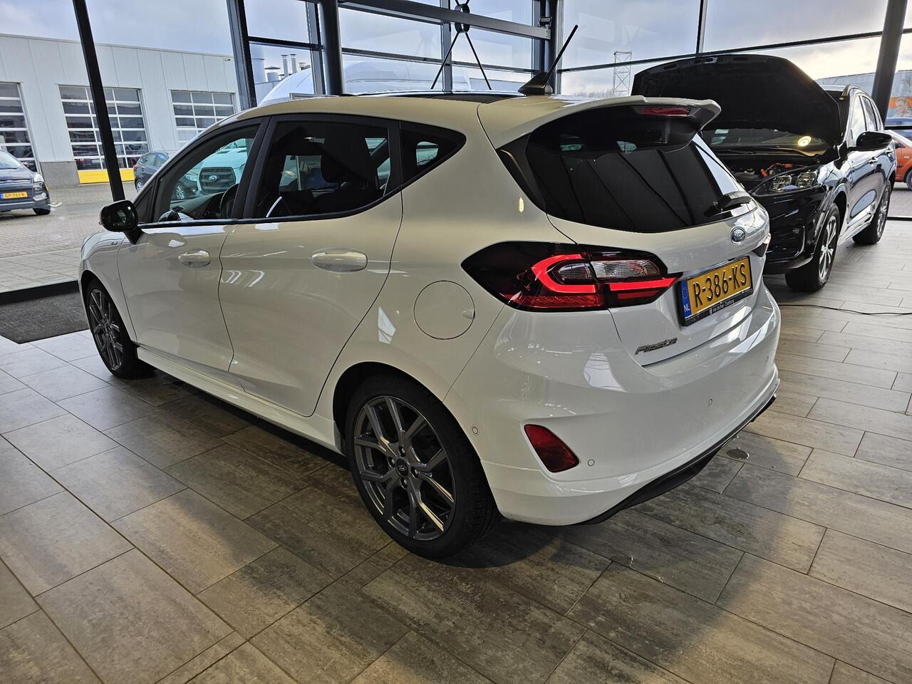 Ford FIESTA 1.0 EcoBoost Hybrid ST-Line X - Panoramadak