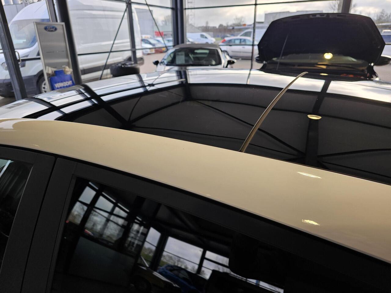 Ford FIESTA 1.0 EcoBoost Hybrid ST-Line X - Panoramadak