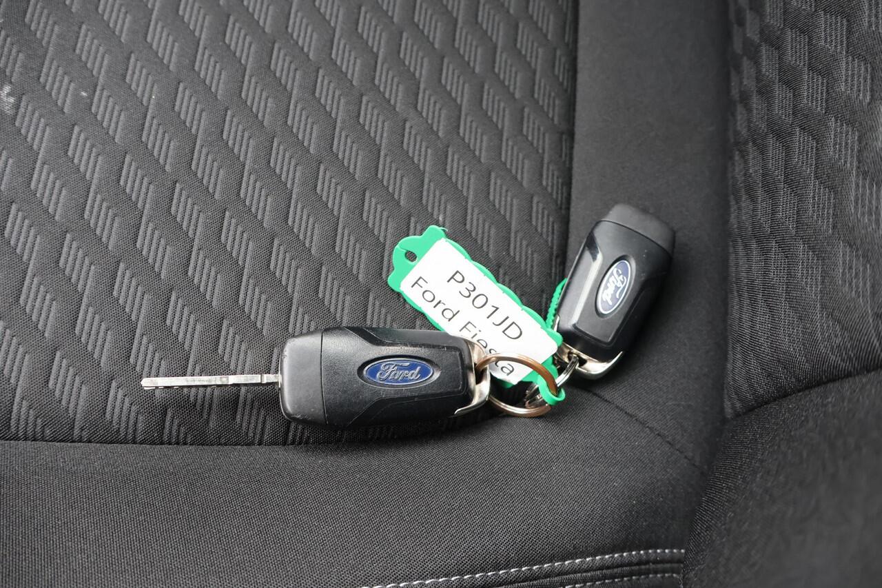 Ford FIESTA 1.0 EcoBoost Hybrid Titanium 1e Eigenaar | Volledig Onderh | NAP | BTW | Carplay | Navi | Full LED | Cruise | Start/Stop | Hill-Hold | LMV | PDC