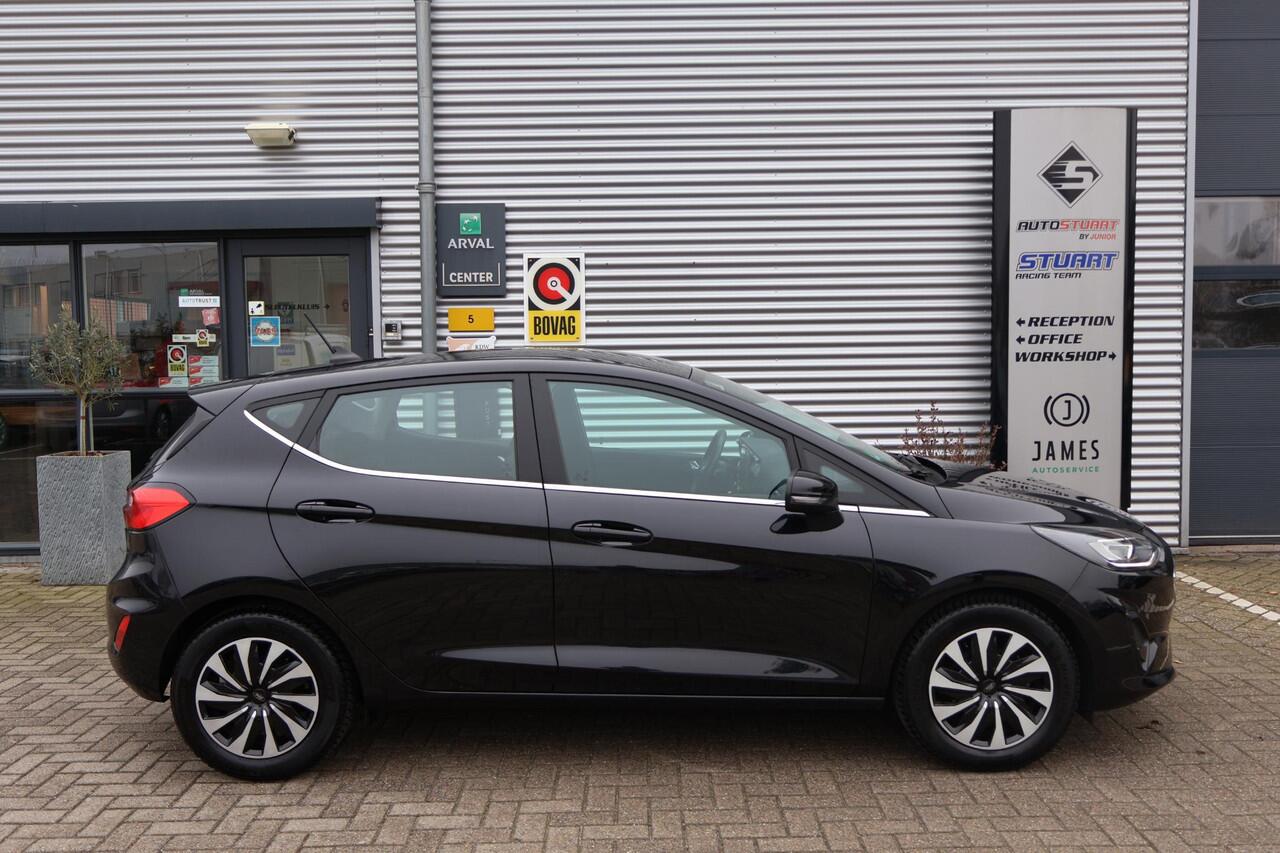 Ford FIESTA 1.0 EcoBoost Hybrid Titanium 1e Eigenaar | Volledig Onderh | NAP | BTW | Carplay | Navi | Full LED | Cruise | Start/Stop | Hill-Hold | LMV | PDC