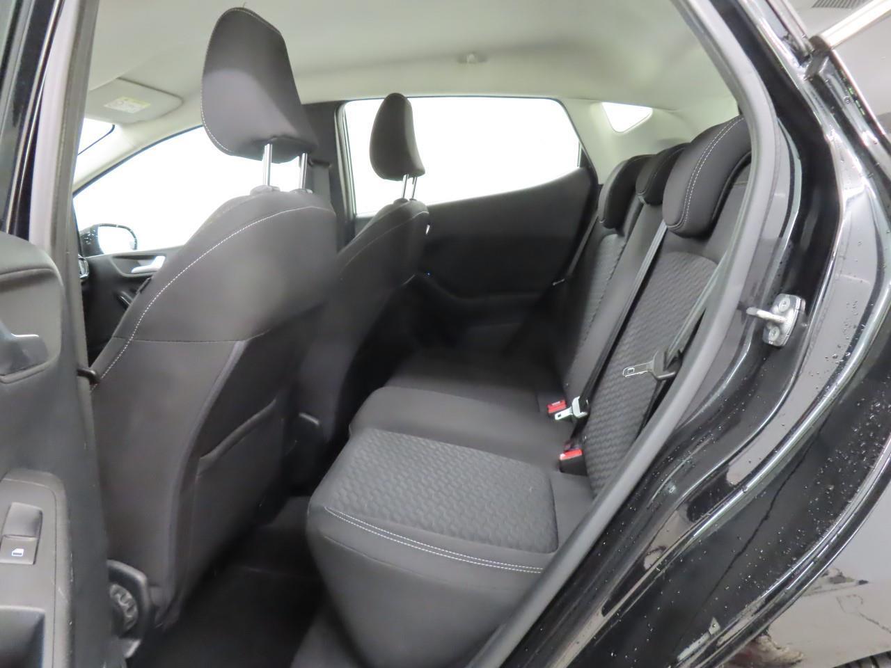 Ford FIESTA 1.0 EcoBoost Hybrid Titanium Airco ECC Navi Carplay Full LED PDC Achter Cruise Control