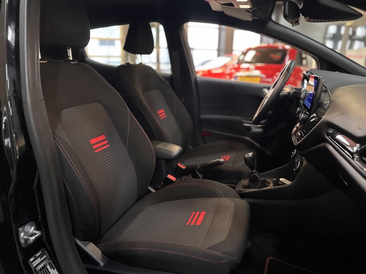 Ford FIESTA 125pk EcoBoost Hybrid ST-Line Navi Climat Cruise Parkeersensoren Dealeronderhouden