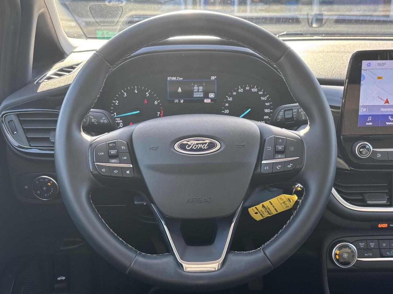 Ford FIESTA 1.0 EcoBoost Hybrid Titanium 100pk | Navigatie | Cruise control | Apple Carplay / Android auto