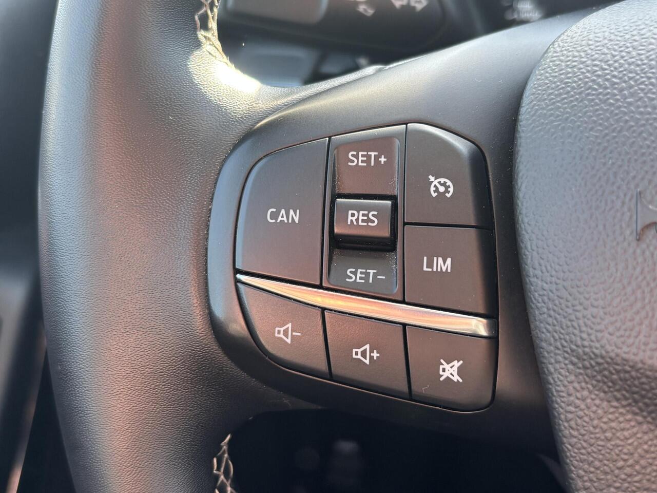 Ford FIESTA 1.0 EcoBoost Hybrid Titanium 100pk | Navigatie | Cruise control | Apple Carplay / Android auto