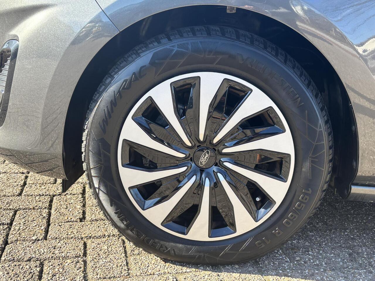 Ford FIESTA 1.0 EcoBoost Hybrid Titanium 100pk | Navigatie | Cruise control | Apple Carplay / Android auto