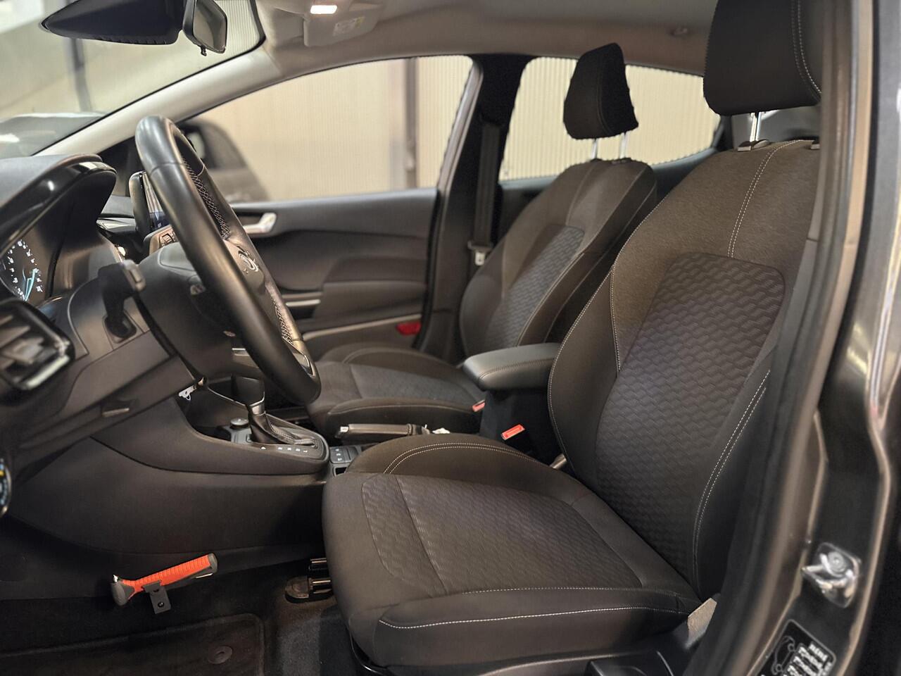 Ford FIESTA 125pk Eco Hybrid Automaat Titanium Climat Adaptive Cruise Apple Carplay Parkeersensoren 5drs