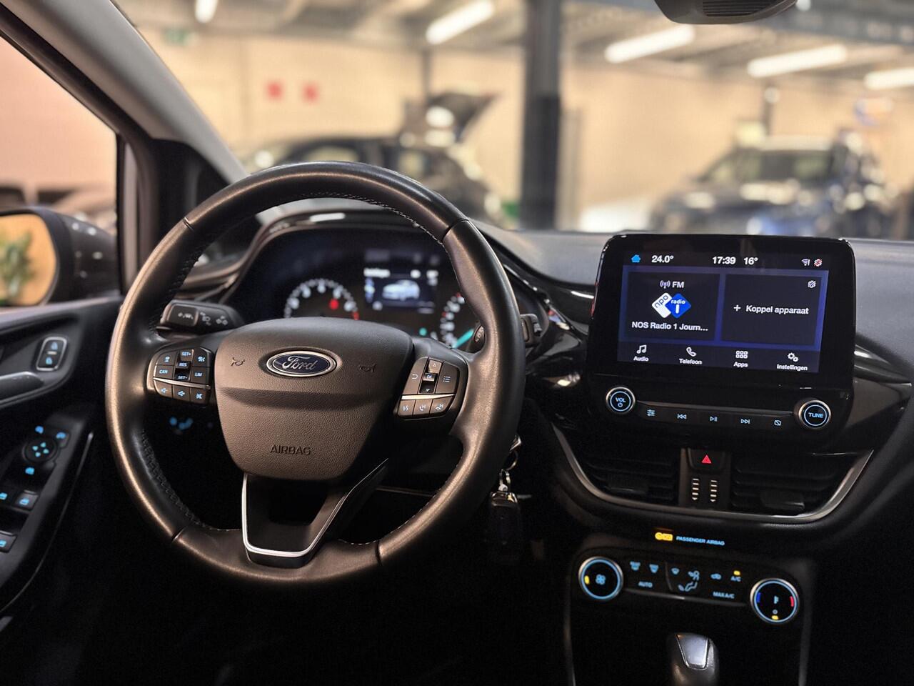 Ford FIESTA 125pk Eco Hybrid Automaat Titanium Climat Adaptive Cruise Apple Carplay Parkeersensoren 5drs