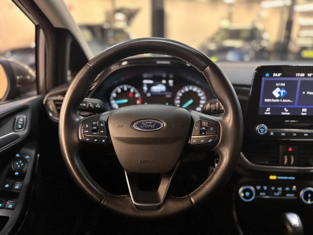 Ford FIESTA 125pk Eco Hybrid Automaat Titanium Climat Adaptive Cruise Apple Carplay Parkeersensoren 5drs