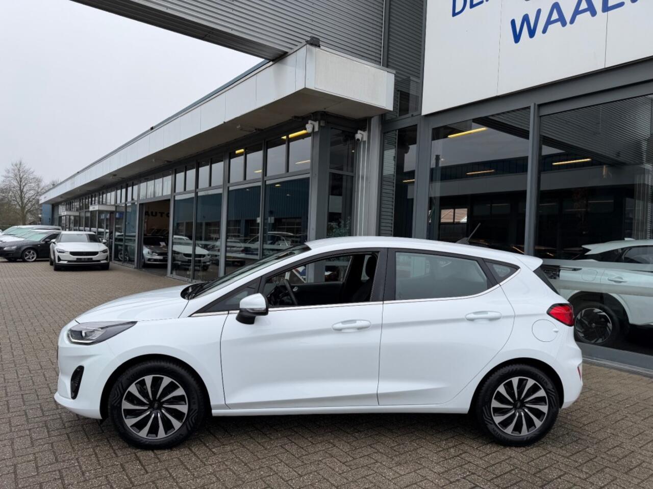 Ford FIESTA 1.0 ECOB.HYBRIDE/BENZ TITANIUM 125 PK NAVI AIRCO PDC