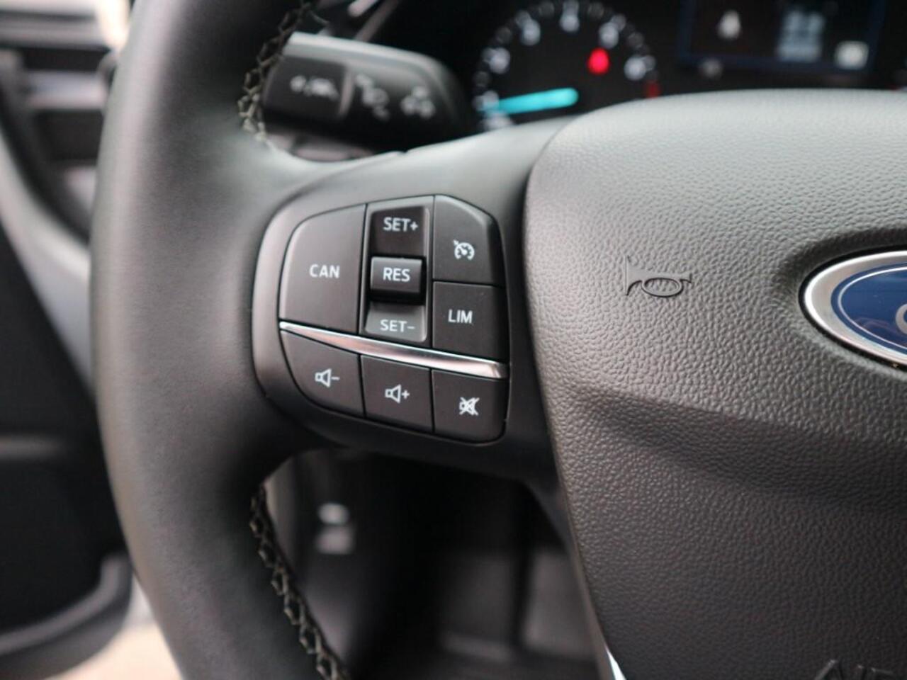 Ford FIESTA 1.0 EcoBoost Titanium * AUTOMAAT * WINTERPAKKET *