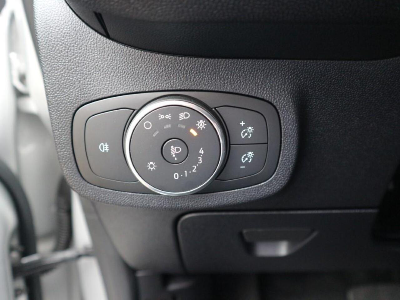 Ford FIESTA 1.0 EcoBoost Titanium * AUTOMAAT * WINTERPAKKET *