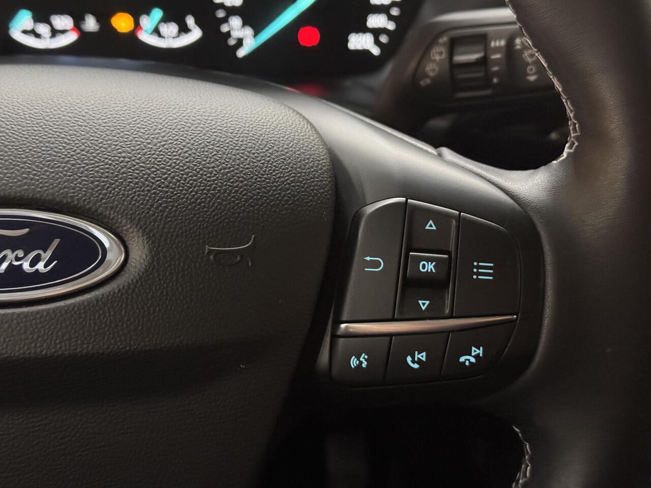 Ford FIESTA 125pk Eco Hybrid Titanium Climat Cruise play Parkeersensoren All Season Banden Dealeronderhouden