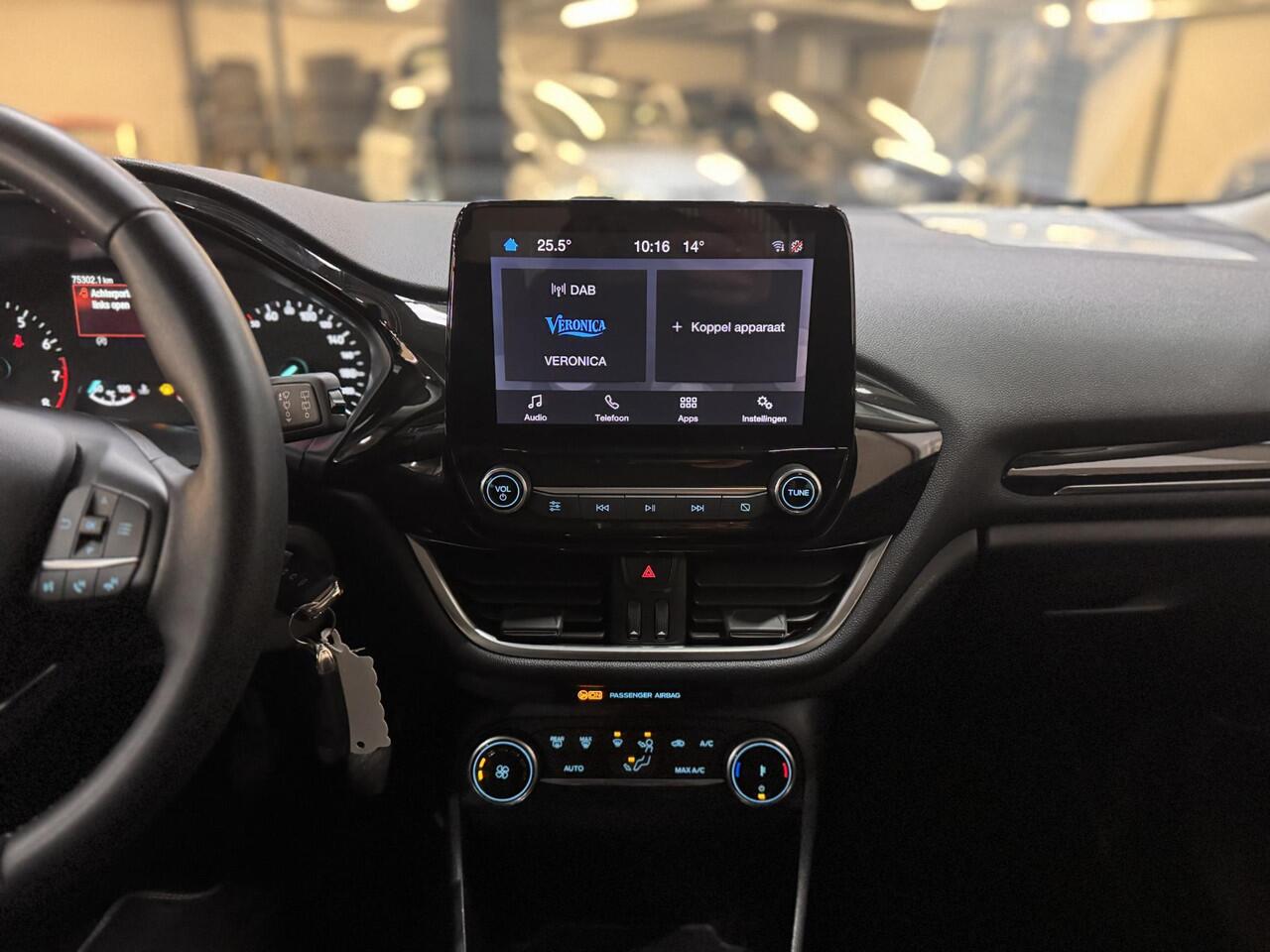 Ford FIESTA 125pk Eco Hybrid Titanium Climat Cruise play Parkeersensoren All Season Banden Dealeronderhouden