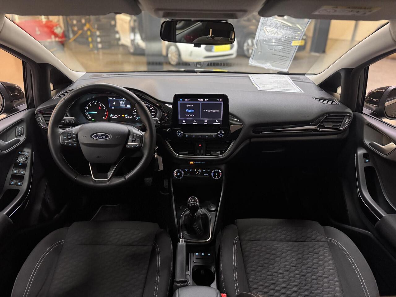 Ford FIESTA 125pk Eco Hybrid Titanium Climat Cruise play Parkeersensoren All Season Banden Dealeronderhouden