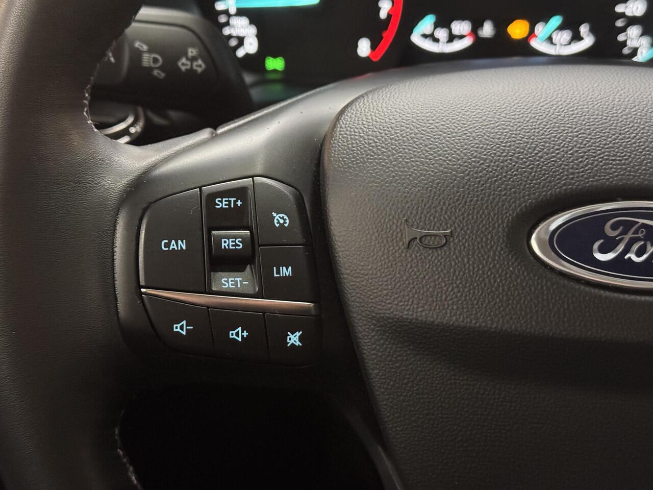 Ford FIESTA 125pk Eco Hybrid Titanium Climat Cruise play Parkeersensoren All Season Banden Dealeronderhouden