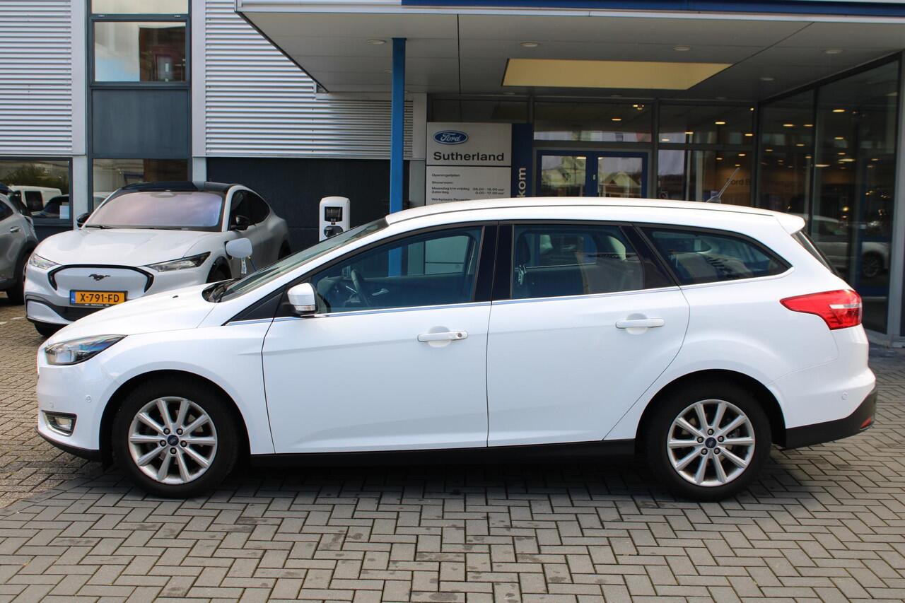 Ford FOCUS Wagon 1.0 EcoBoost Titanium | Apple Carplay | Parkeer sensoren voor & achter | Climate Control | Navigatie | Cruise Control | Voorruitverwarming | Dealeronderhouden