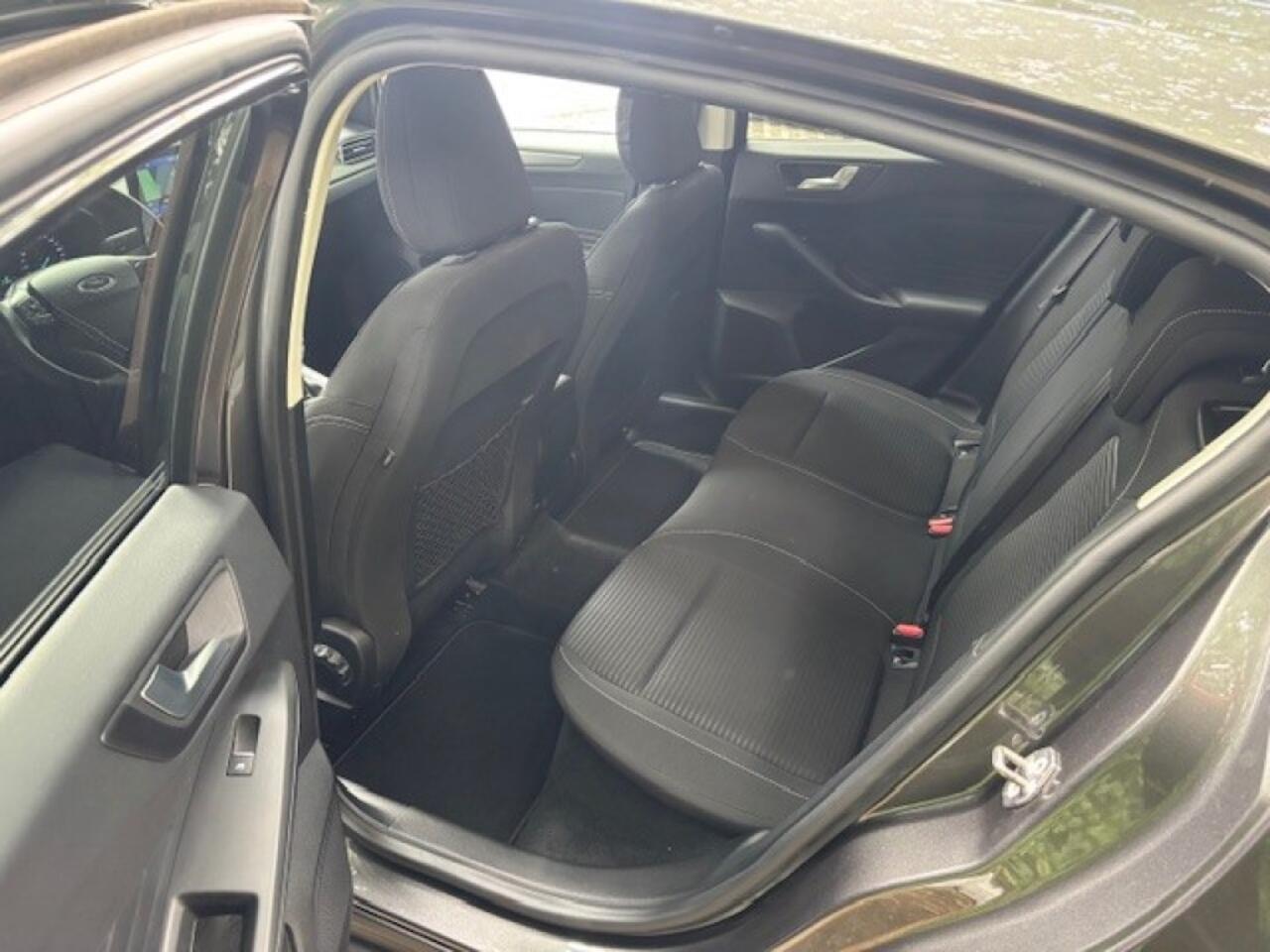 Ford FOCUS 1.0 TITANIUM**DAB//19inch//Carplay**