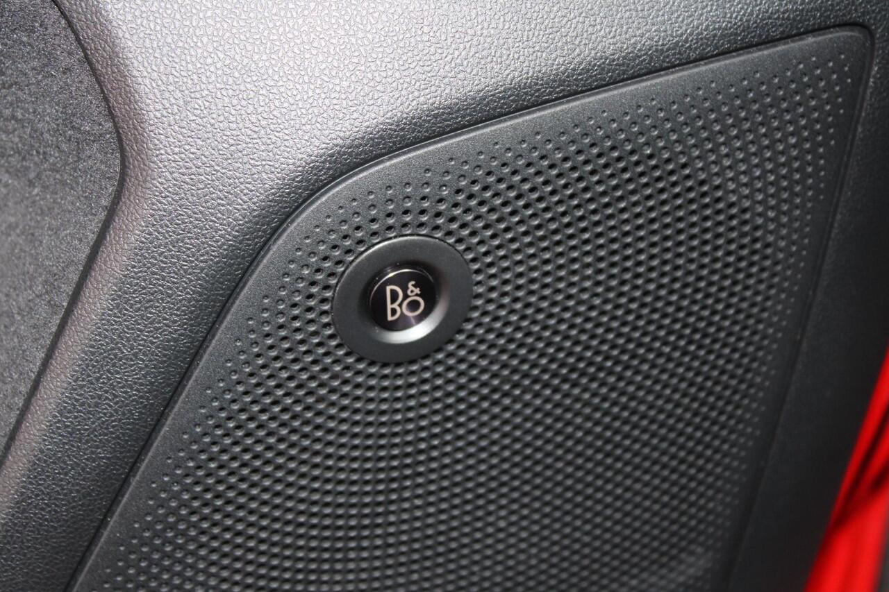 Ford FOCUS Wagon 1.5 EcoBoost 182 PK ST Line Business | LED | Winterpack | BLIS | Adaptieve Cruise Control | Camera | Electrische achterklep | Headup Display | DAB | Leder/Stof | 50DKM!