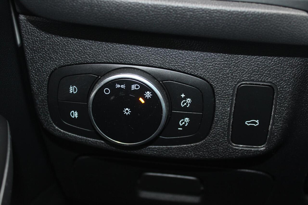 Ford FOCUS Wagon 1.5 EcoBoost 182 PK ST Line Business | LED | Winterpack | BLIS | Adaptieve Cruise Control | Camera | Electrische achterklep | Headup Display | DAB | Leder/Stof | 50DKM!