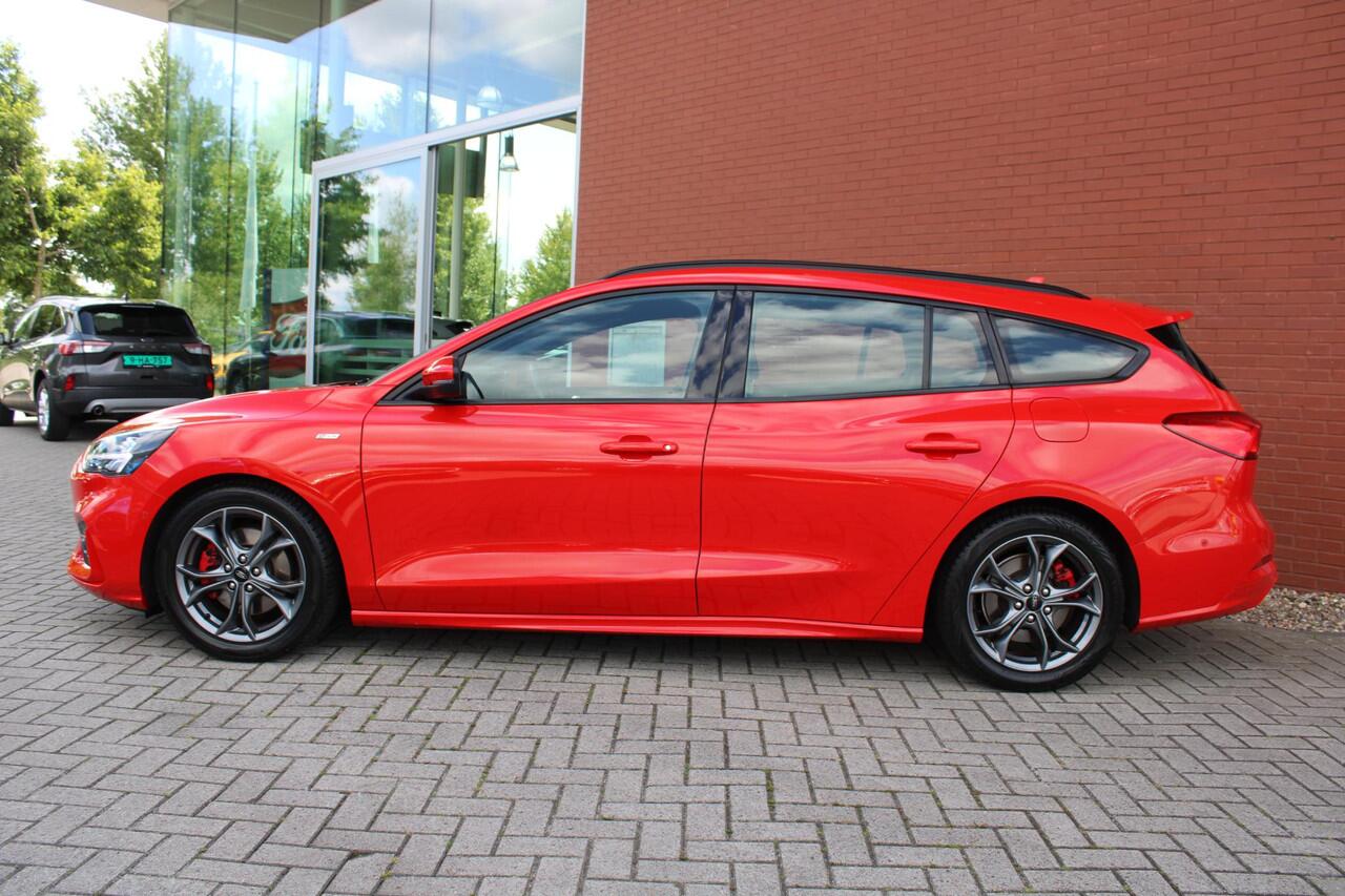 Ford FOCUS Wagon 1.5 EcoBoost 182 PK ST Line Business | LED | Winterpack | BLIS | Adaptieve Cruise Control | Camera | Electrische achterklep | Headup Display | DAB | Leder/Stof | 50DKM!