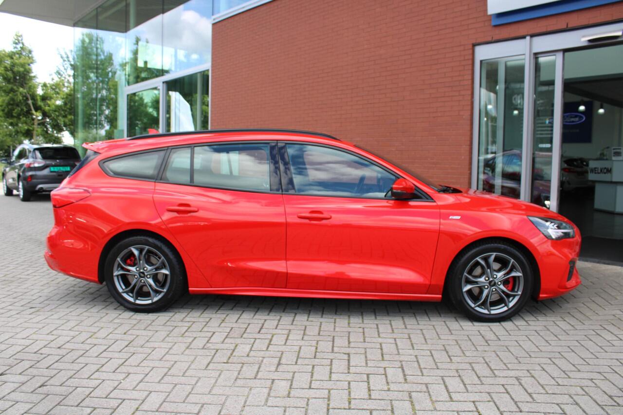 Ford FOCUS Wagon 1.5 EcoBoost 182 PK ST Line Business | LED | Winterpack | BLIS | Adaptieve Cruise Control | Camera | Electrische achterklep | Headup Display | DAB | Leder/Stof | 50DKM!