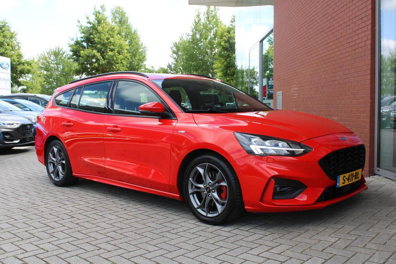 Ford FOCUS Wagon 1.5 EcoBoost 182 PK ST Line Business | LED | Winterpack | BLIS | Adaptieve Cruise Control | Camera | Electrische achterklep | Headup Display | DAB | Leder/Stof | 50DKM!