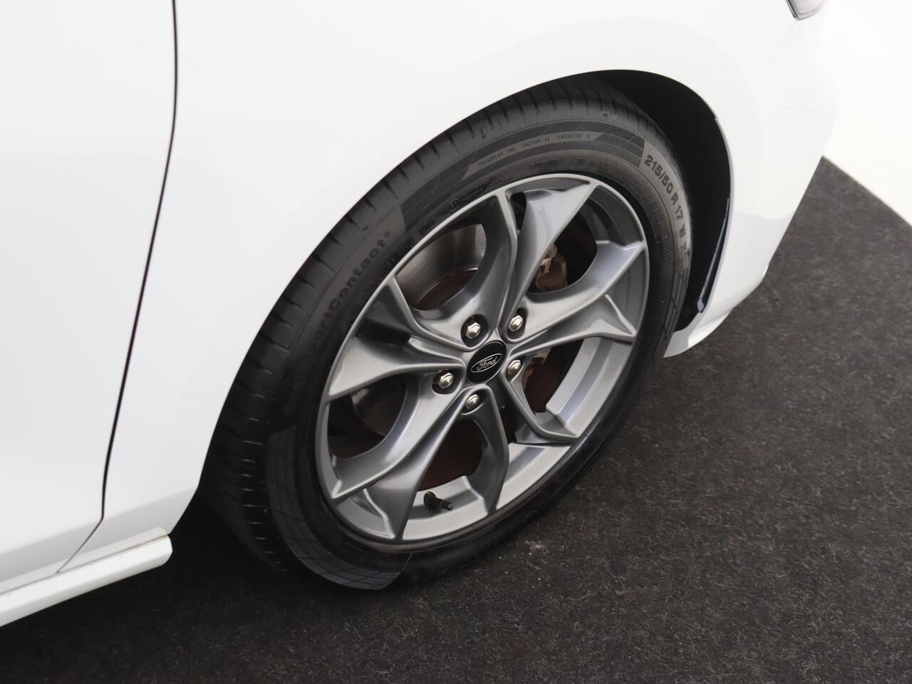 Ford FOCUS 1.0 EcoBoost ST Line Business | Navigatie | Cruise & Climate Control PDC voor en achter | Privacy Glass | LMV