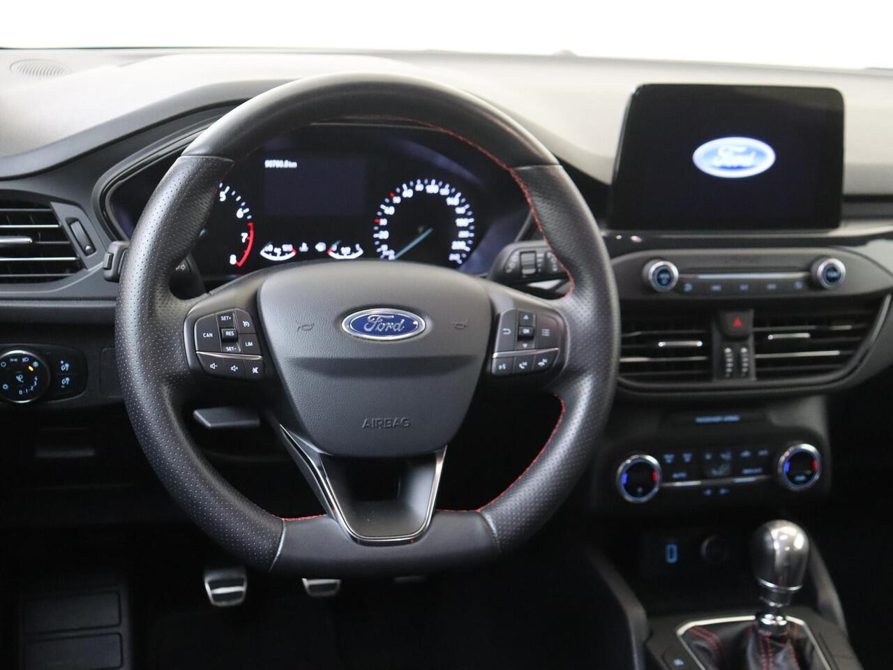 Ford FOCUS 1.0 EcoBoost ST Line Business | Navigatie | Cruise & Climate Control PDC voor en achter | Privacy Glass | LMV