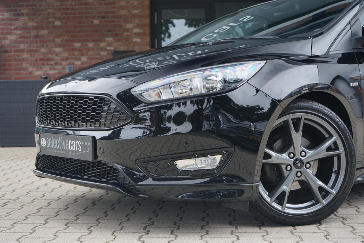 Ford FOCUS Wagon 1.0 St-line , AppleCarplay, Camera, PDC, Nieuwe APK, 140Pk.