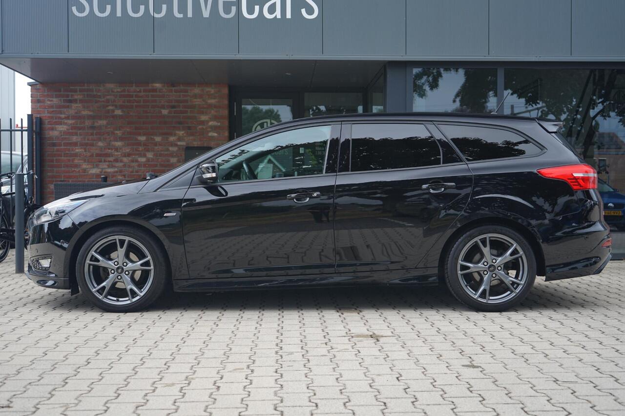Ford FOCUS Wagon 1.0 St-line , AppleCarplay, Camera, PDC, Nieuwe APK, 140Pk.