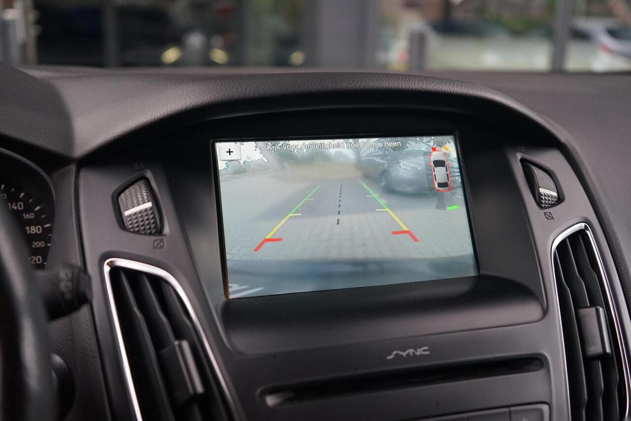 Ford FOCUS Wagon 1.0 St-line , AppleCarplay, Camera, PDC, Nieuwe APK, 140Pk.