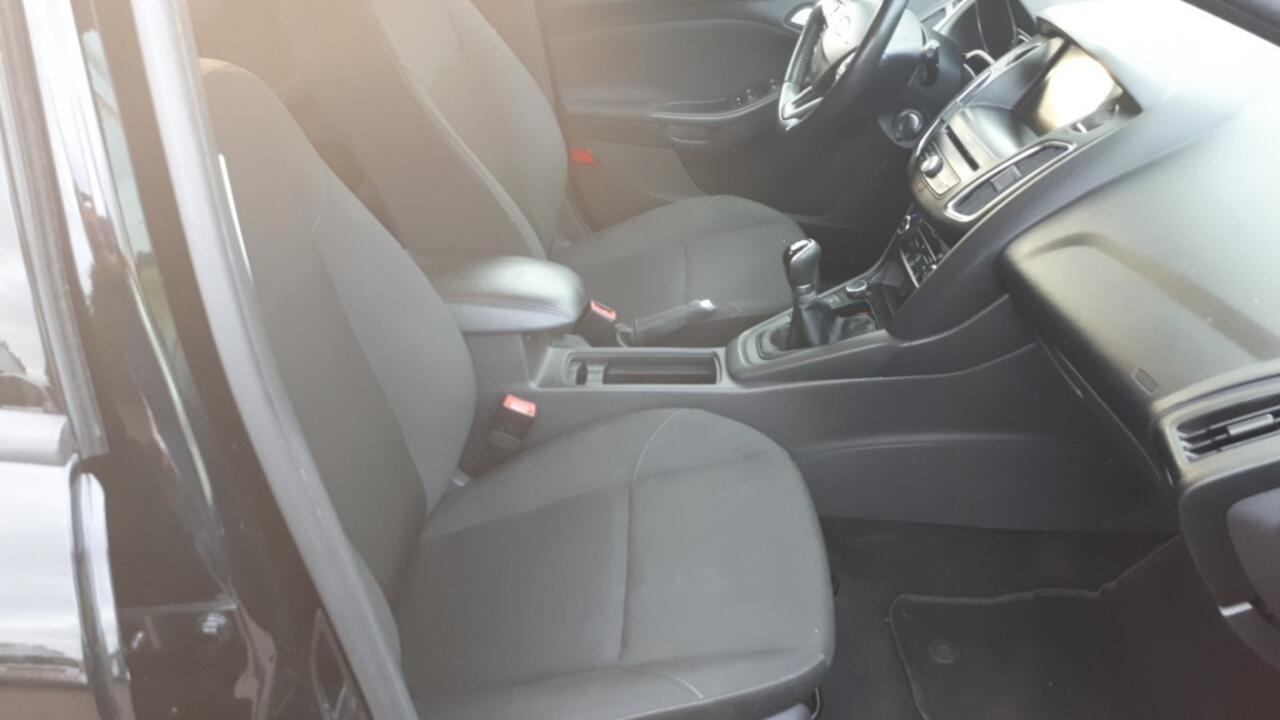 Ford FOCUS 1.0 Lease Edition RADIO CD/CLIMATE/NAVI/CRUISE/CV