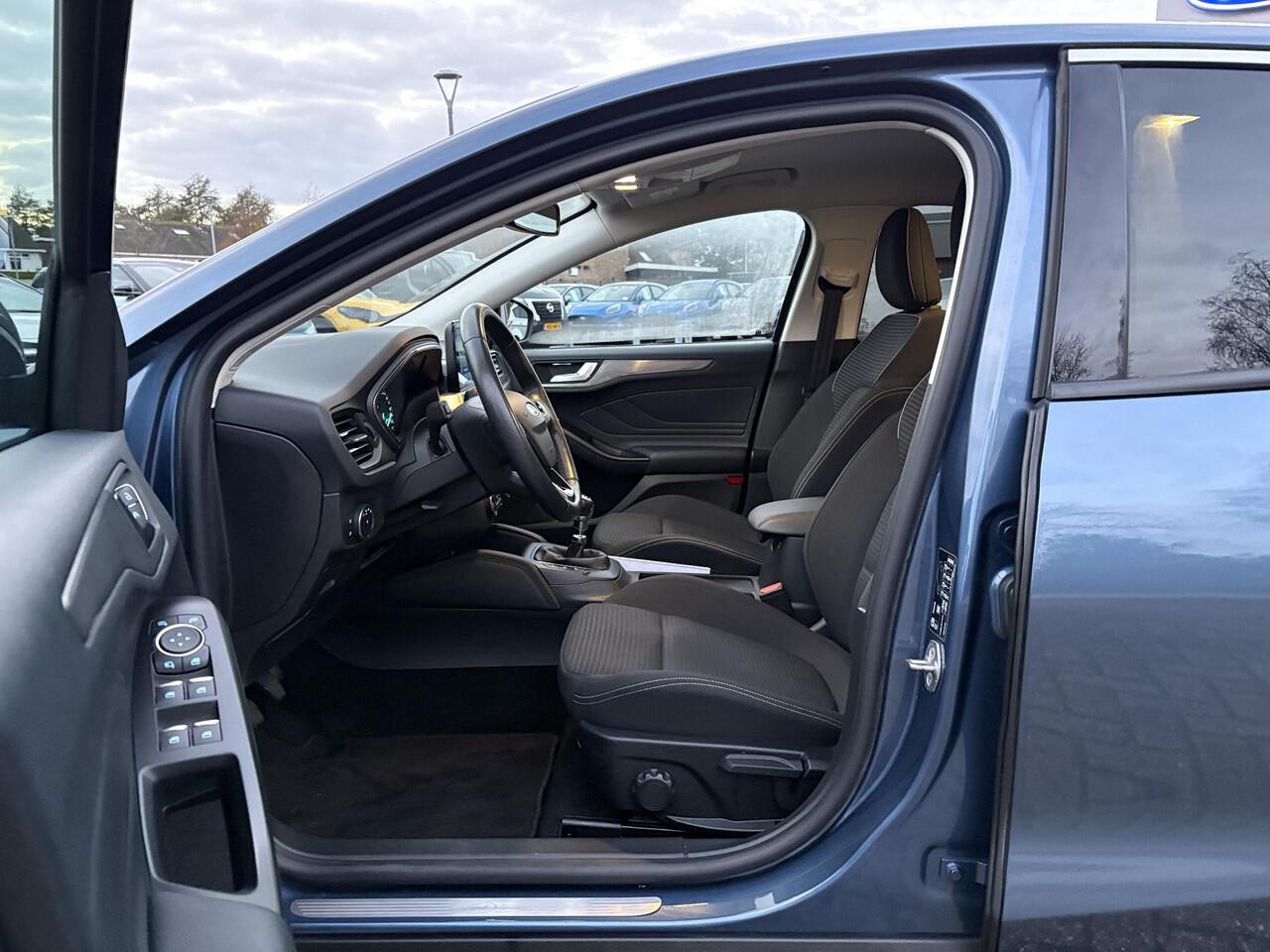 Ford FOCUS 1.0 EcoBoost Titanium Business 125pk | Full LED Koplampen | Adaptieve Cruise | Winterpack | 17 inch Lichtmetaal | Achteruitrijcamera