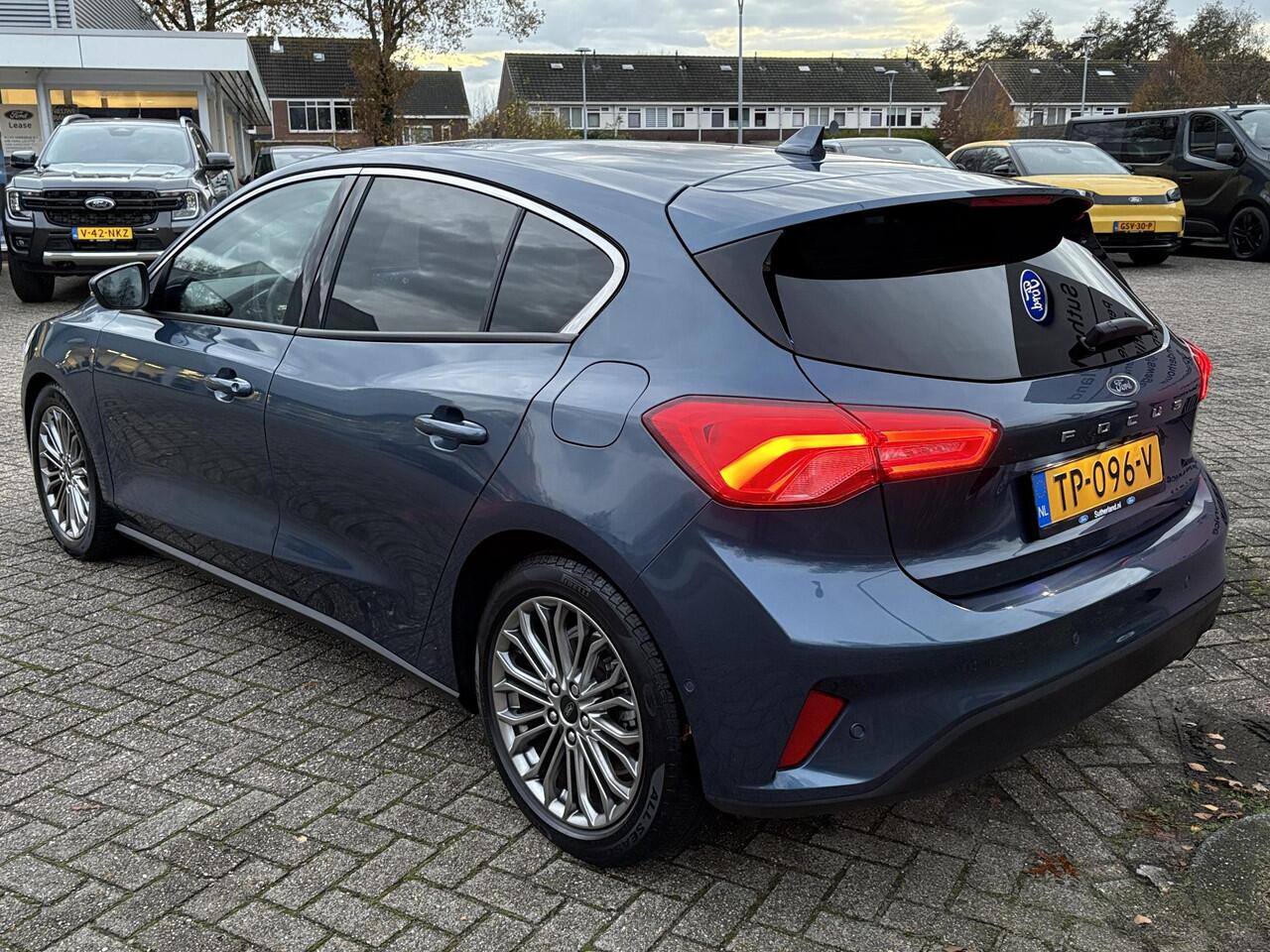Ford FOCUS 1.0 EcoBoost Titanium Business 125pk | Full LED Koplampen | Adaptieve Cruise | Winterpack | 17 inch Lichtmetaal | Achteruitrijcamera