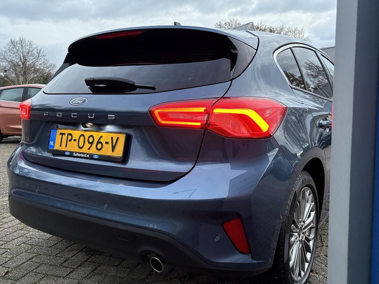 Ford FOCUS 1.0 EcoBoost Titanium Business 125pk | Full LED Koplampen | Adaptieve Cruise | Winterpack | 17 inch Lichtmetaal | Achteruitrijcamera