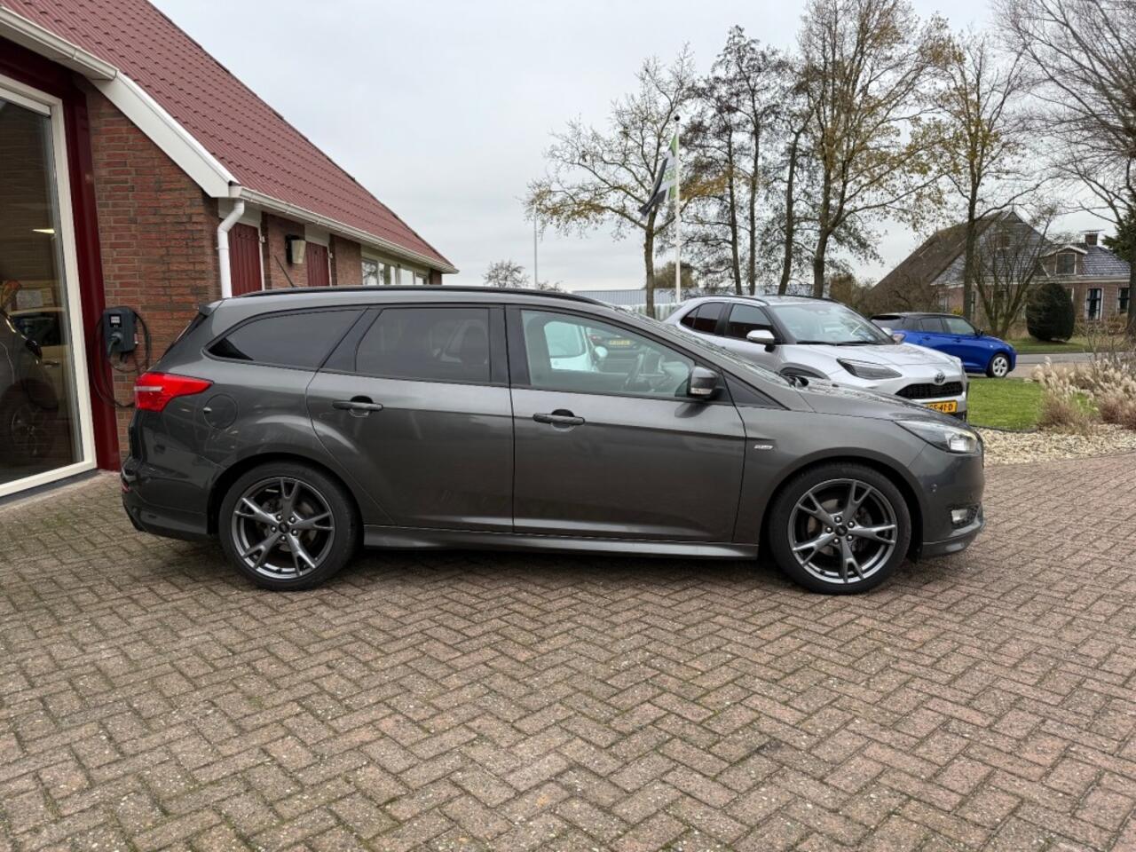 Ford FOCUS 1.0 ECOBOOST ST-LINE BUSINESS WAGON SLECHTS 64.137 KM!! IN PERFECTE STAAT!!