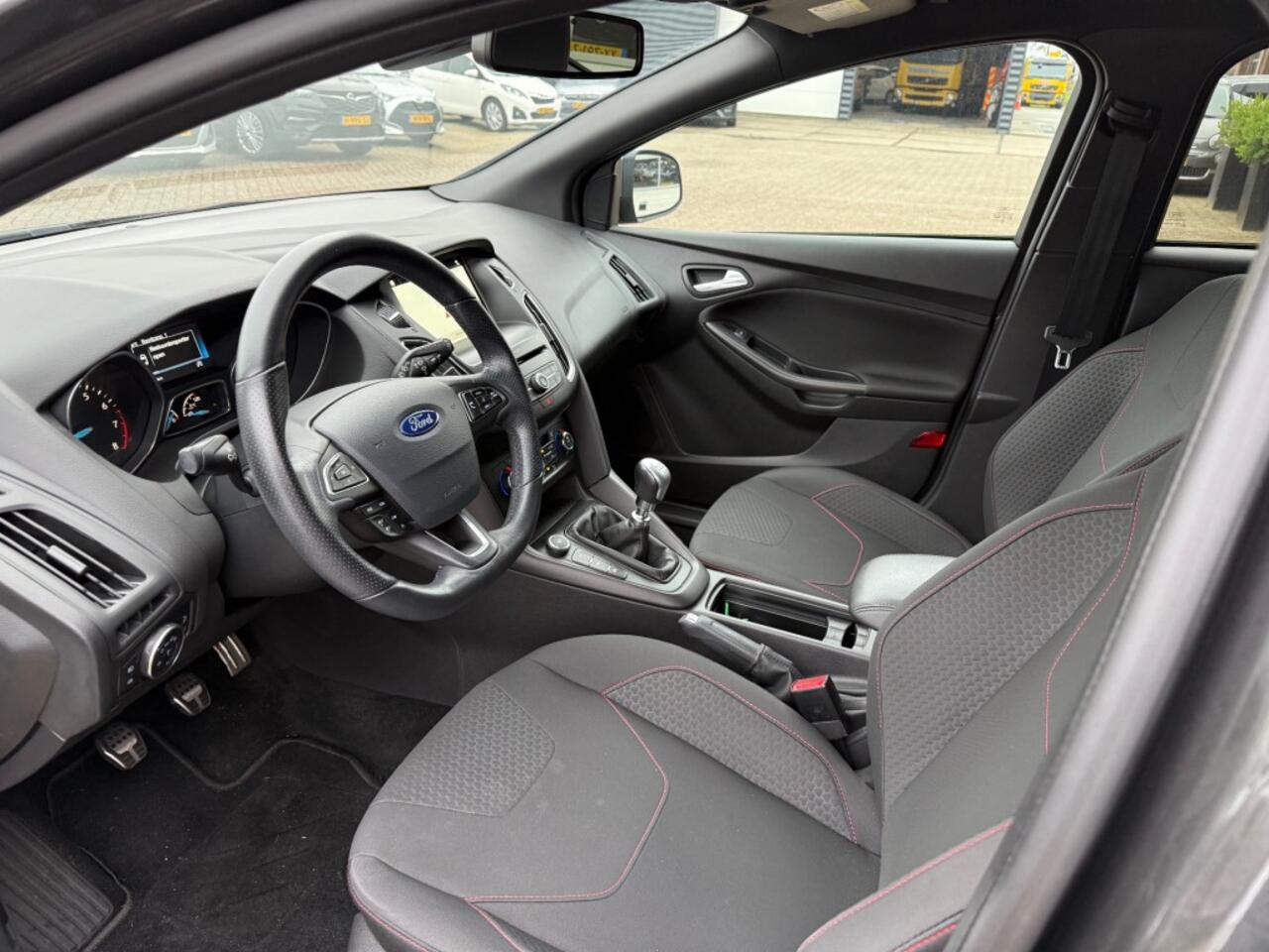 Ford FOCUS 1.0 ECOBOOST ST-LINE BUSINESS WAGON SLECHTS 64.137 KM!! IN PERFECTE STAAT!!