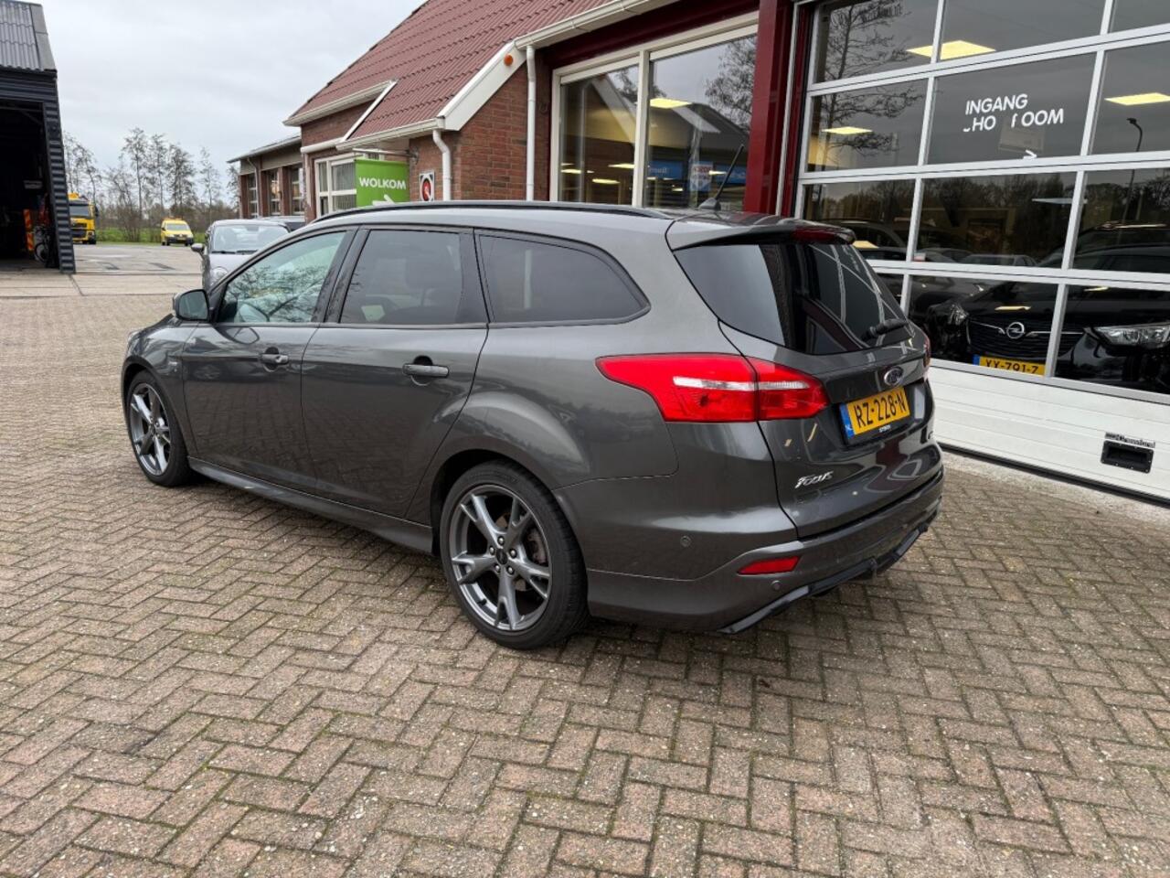 Ford FOCUS 1.0 ECOBOOST ST-LINE BUSINESS WAGON SLECHTS 64.137 KM!! IN PERFECTE STAAT!!