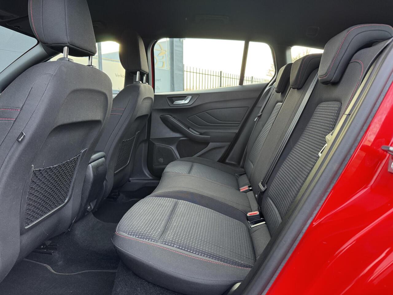Ford FOCUS Wagon 1.0 EcoBoost ST Line Business 1e Eigenaar,Navi,Clima,Cruise,PDC V+A,125pk,6 Bak,N.A.P,APK tot 08-2027