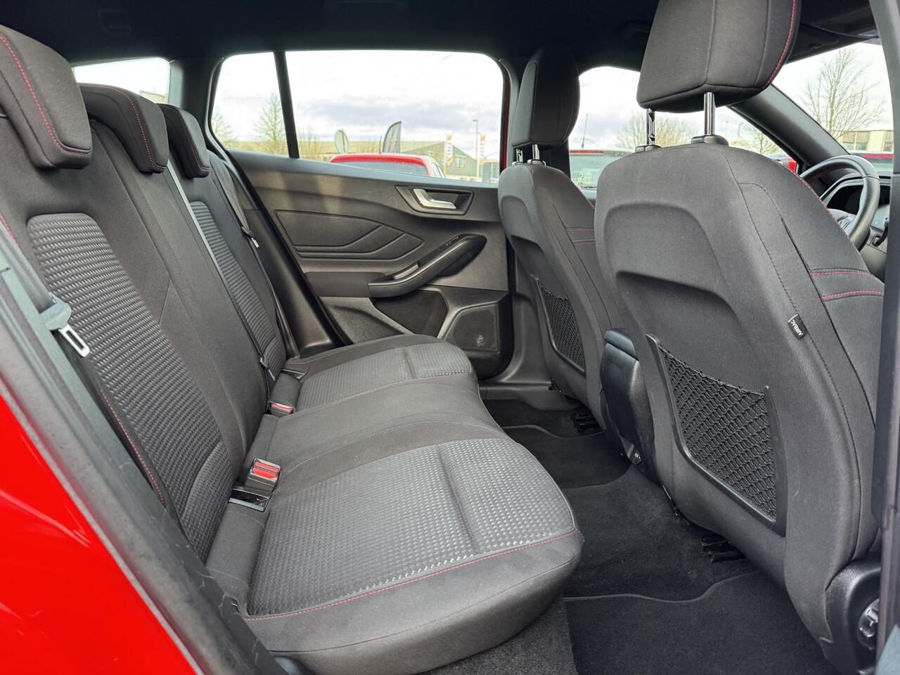 Ford FOCUS Wagon 1.0 EcoBoost ST Line Business 1e Eigenaar,Navi,Clima,Cruise,PDC V+A,125pk,6 Bak,N.A.P,APK tot 08-2027