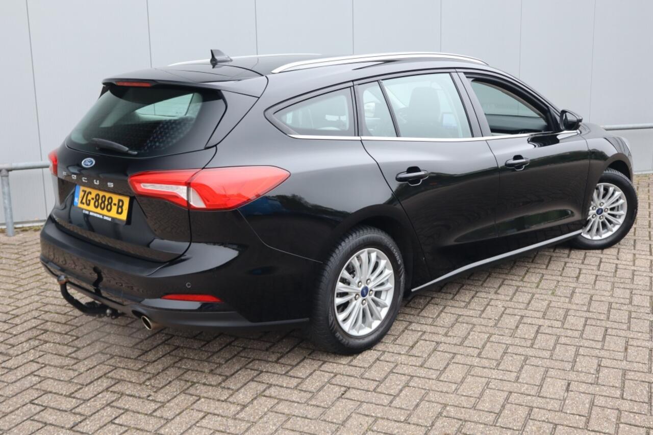 Ford FOCUS 1.0 EcoB. Titanium | Geen import | Trekhaak | Compleet