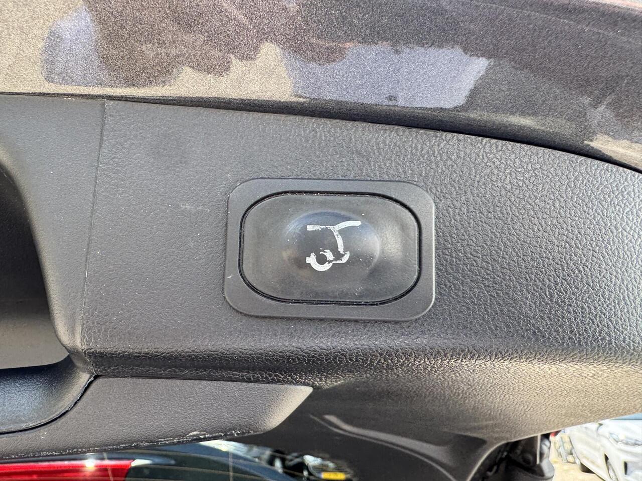 Ford FOCUS Wagon 2.3 EcoBoost ST-3 278pk | Adaptieve cruise control | Adaptieve LED | Trekhaak | Winter Pack | Bang&Olufsen | Elektrische achterklep | Head up Display